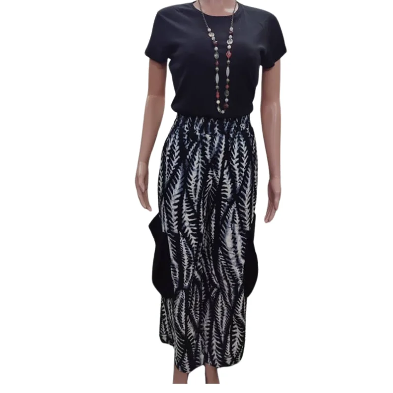 Chic Black & White Patterned Midi Dress - Relaxed Fit with Pockets2