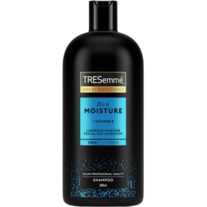 TRESemmé Rich Moisture Shampoo with Vitamin E - Luxurious Hydration for All Hair Types (900ml)