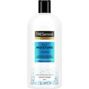 TRESemmé Rich Moisture Conditioner with Vitamin E - Luxurious Hydration for Soft, Healthy Hair (900ml)