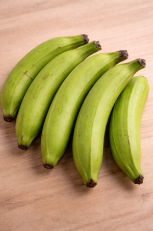 Fresh Green Plantain (Unripe Plantain) – 5 Pieces | Premium African Cooking Plantain