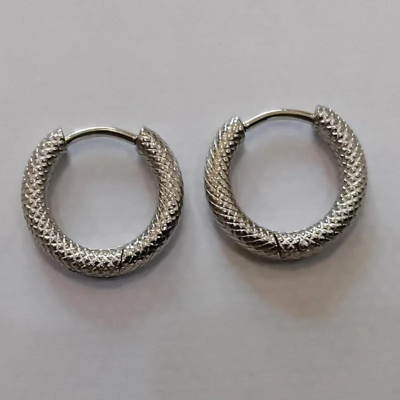 waterproof 18k silvertone hoop earrings UK